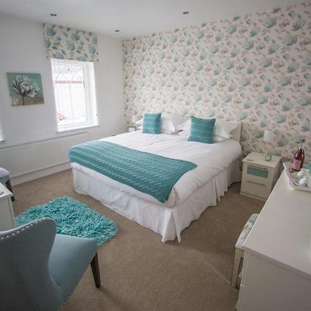 Queen Bee & B Merthyr Tydfil Bagian luar foto