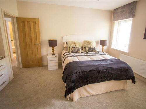 Queen Bee & B Merthyr Tydfil Bagian luar foto